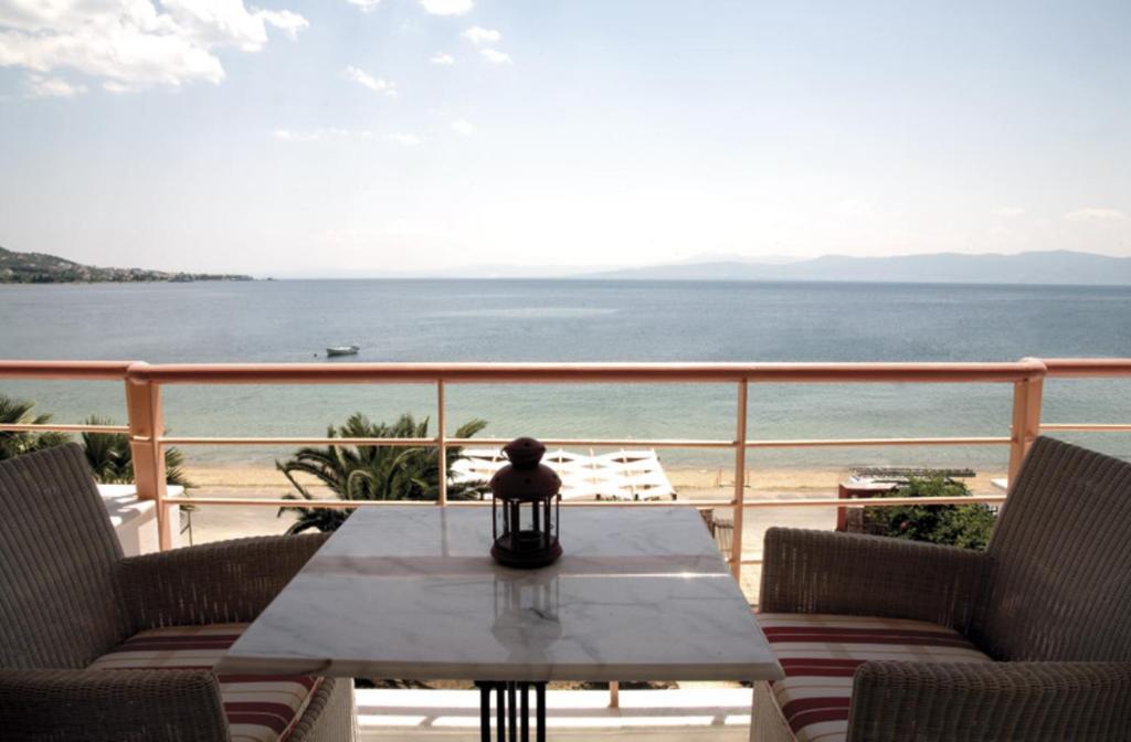 Over Sea Rooms&Villas Loutra Aidhipsou Rum bild