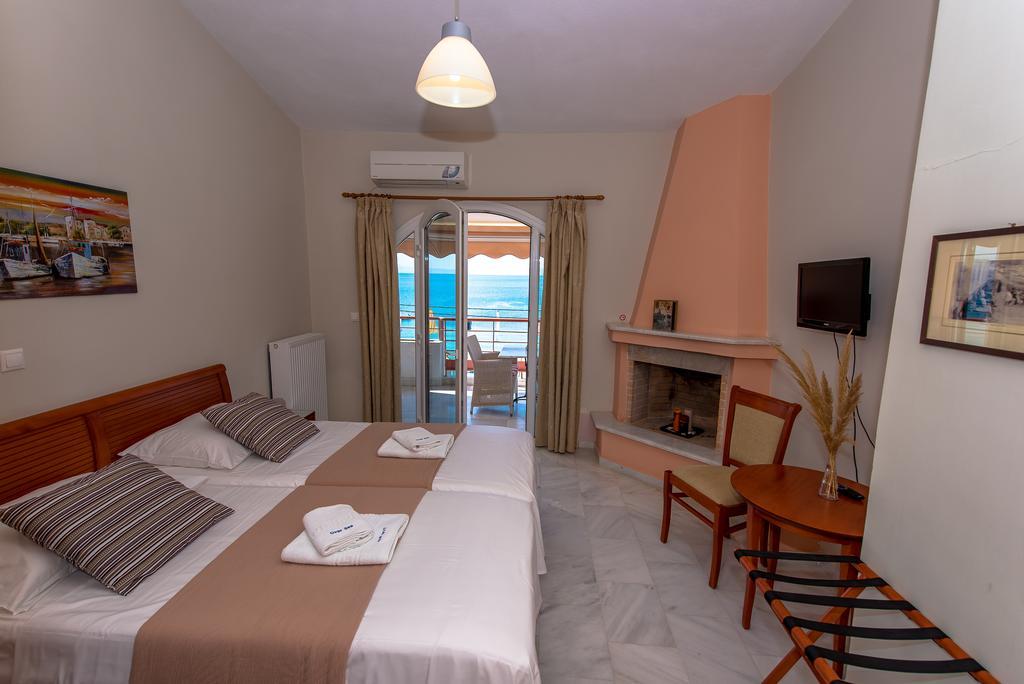 Over Sea Rooms&Villas Loutra Aidhipsou Exteriör bild
