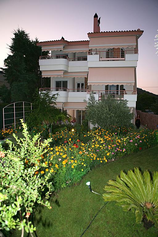 Over Sea Rooms&Villas Loutra Aidhipsou Exteriör bild